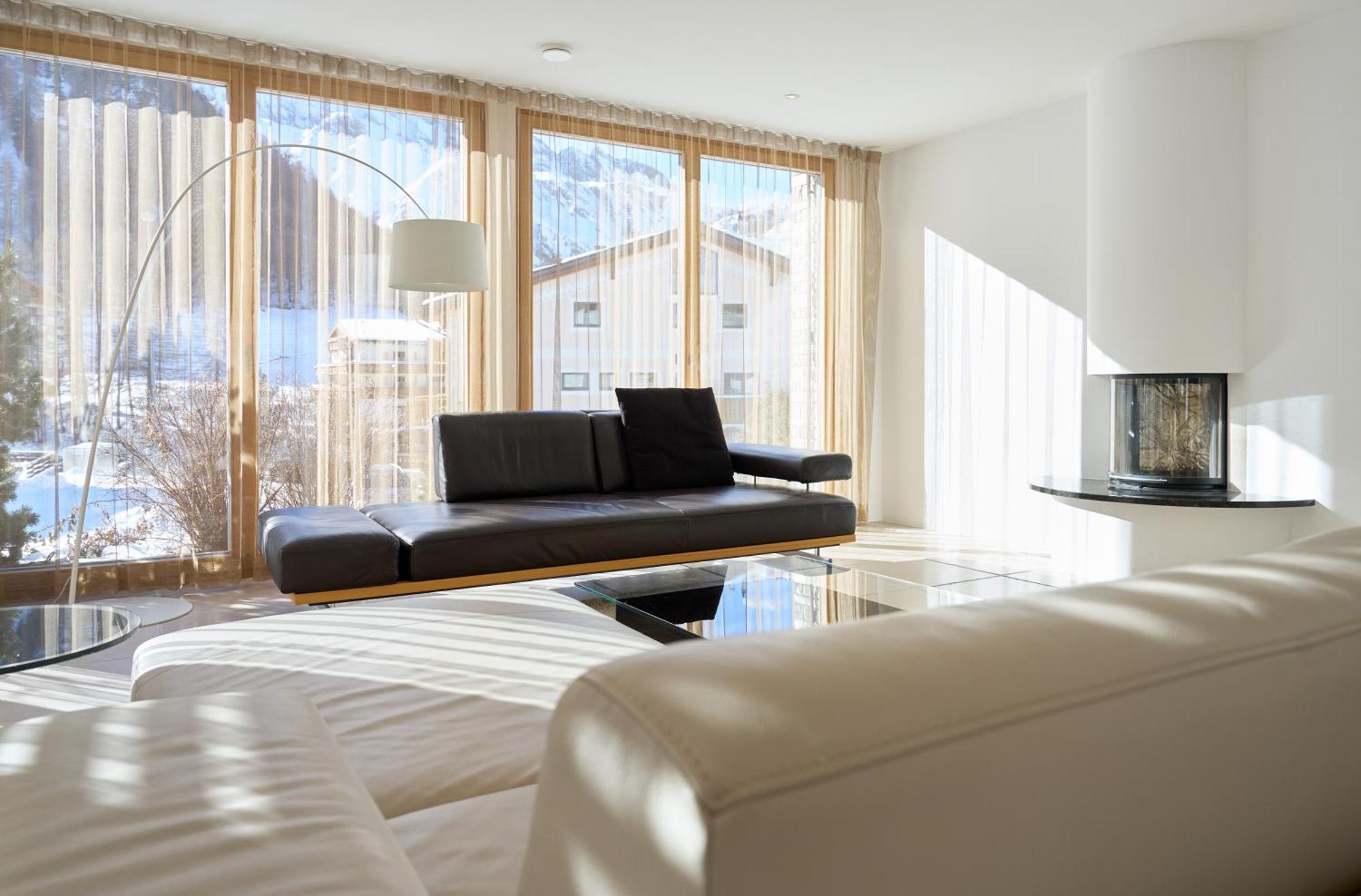 Grischuna Mountain Lodge ซัมเนาน์ ภายนอก รูปภาพ