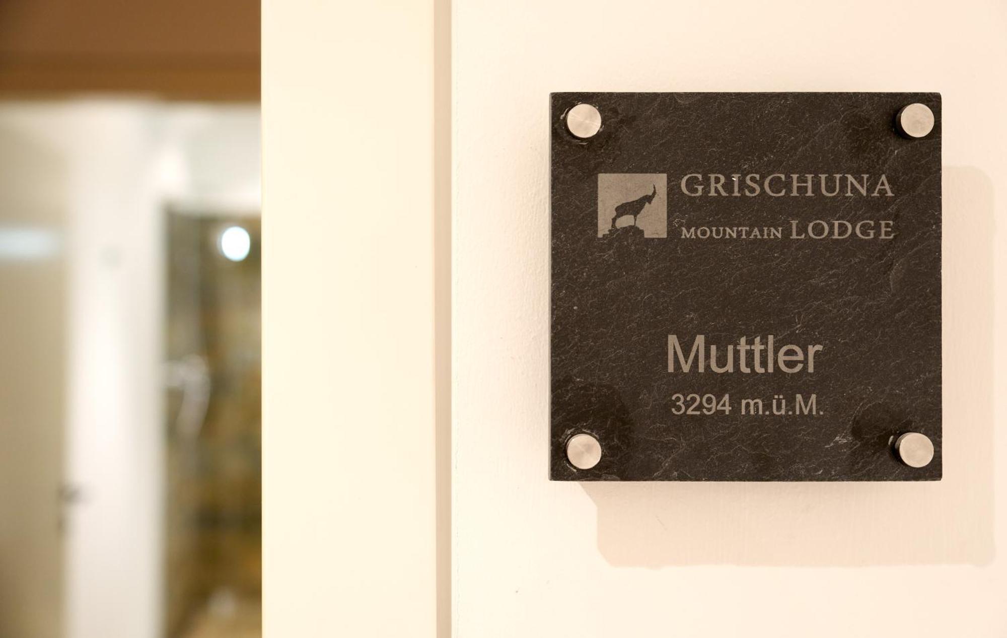 Grischuna Mountain Lodge ซัมเนาน์ ภายนอก รูปภาพ