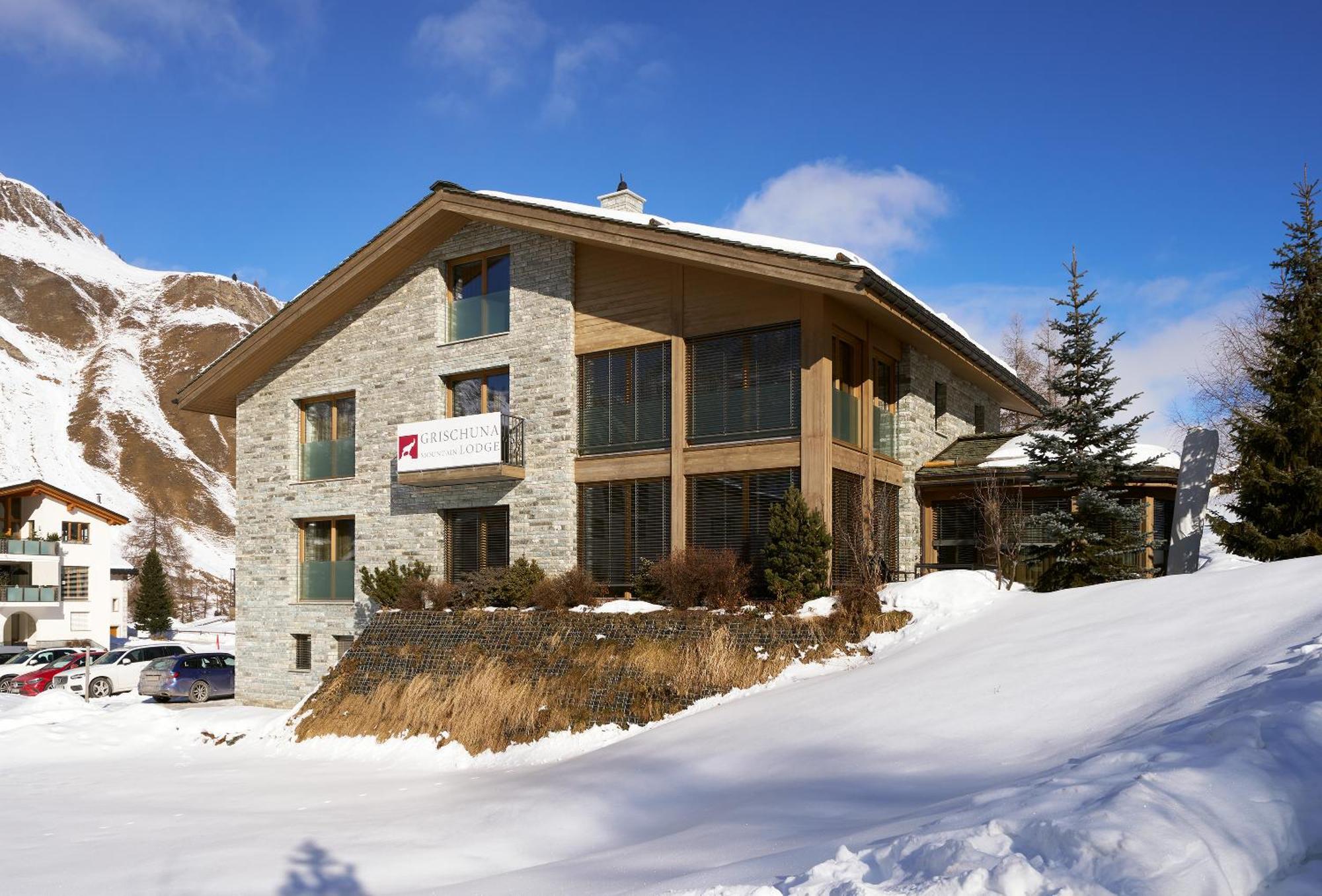 Grischuna Mountain Lodge ซัมเนาน์ ภายนอก รูปภาพ