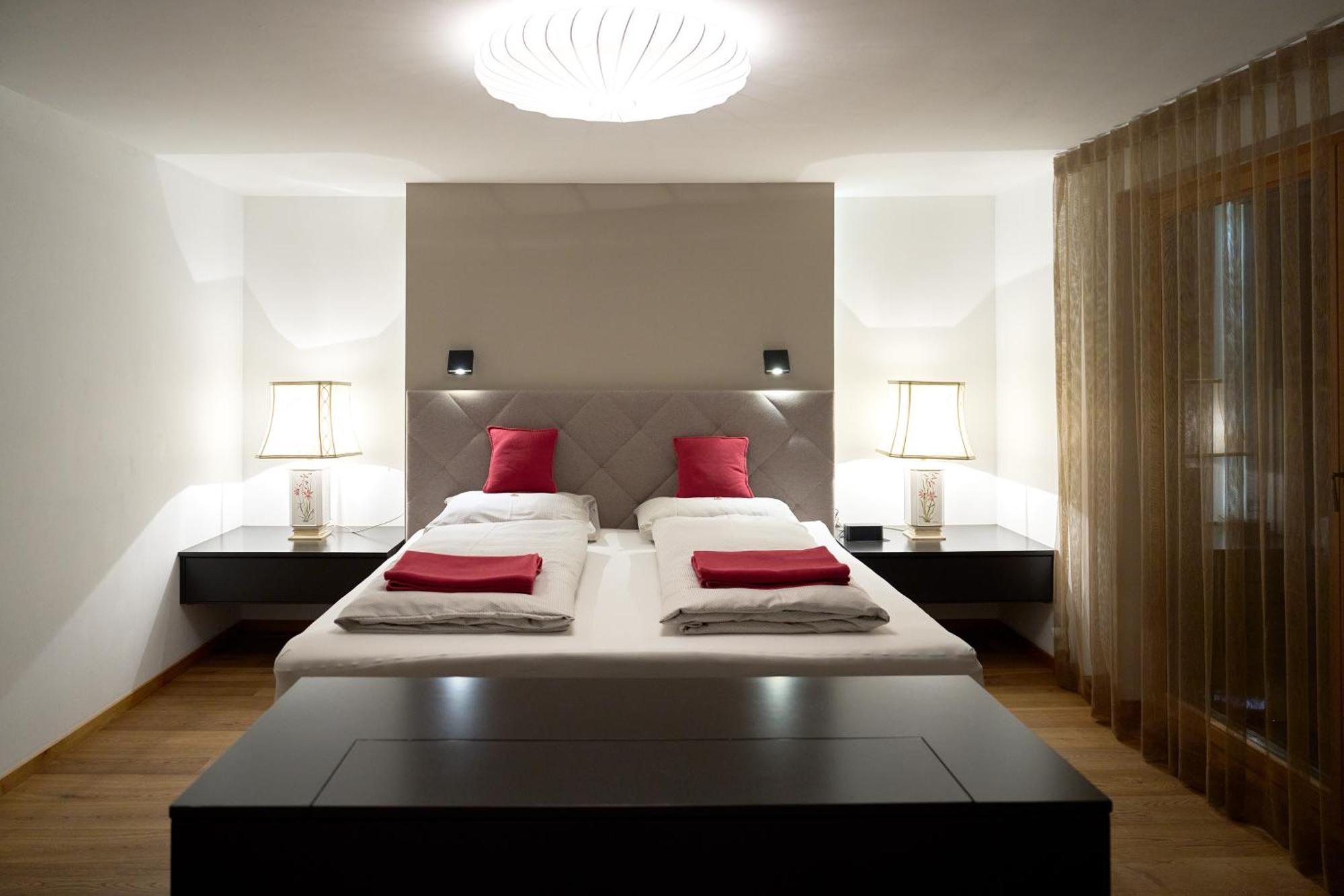 Grischuna Mountain Lodge ซัมเนาน์ ภายนอก รูปภาพ
