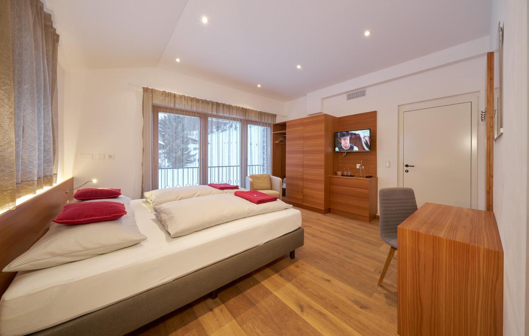 Grischuna Mountain Lodge ซัมเนาน์ ภายนอก รูปภาพ