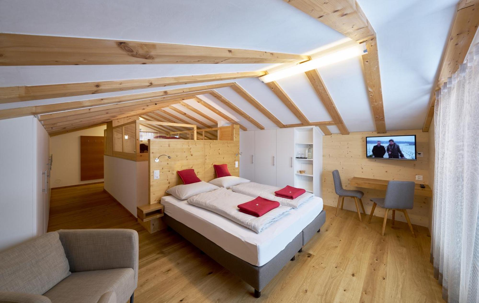 Grischuna Mountain Lodge ซัมเนาน์ ภายนอก รูปภาพ